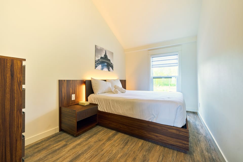 Cottage 19 Room 1, The Long Beach Resort