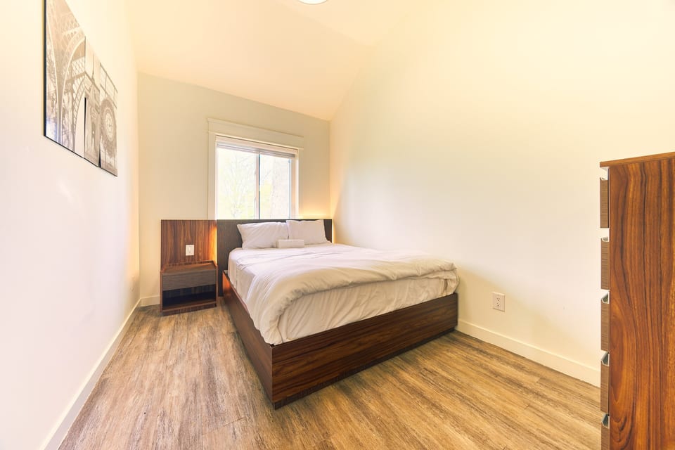 Cottage 22 Interior Bedroom 2, The Long Beach Resort