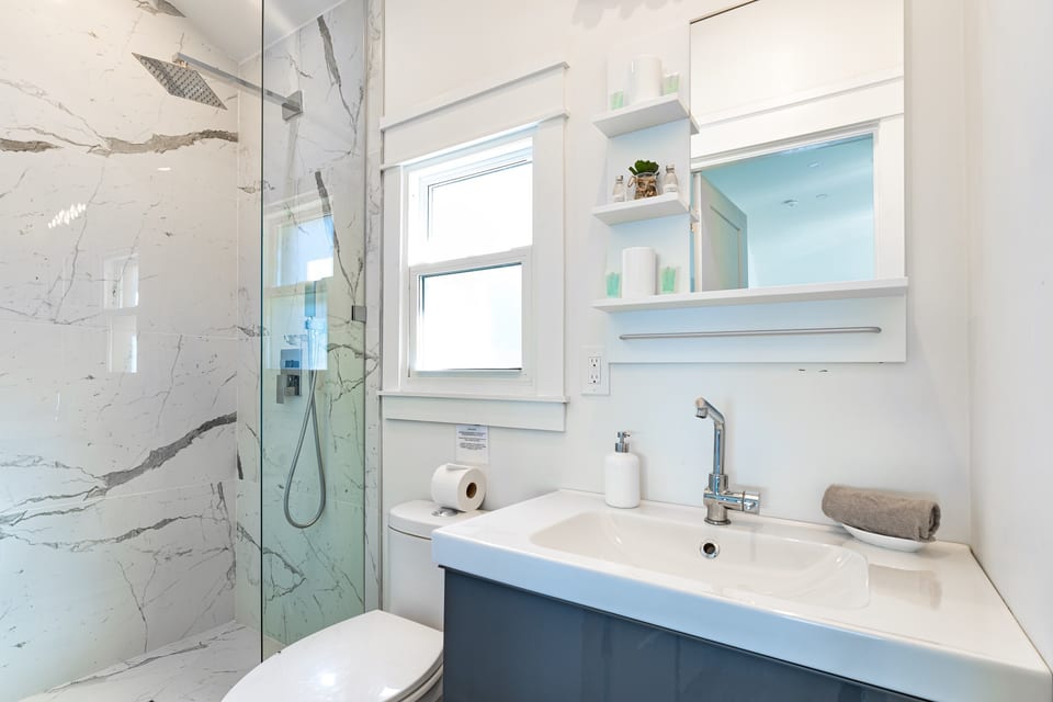 Cottage 3 Bathroom, The Long Beach Resort
