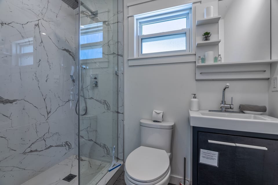 Cottage 5 Bathroom, The Long Beach Resort