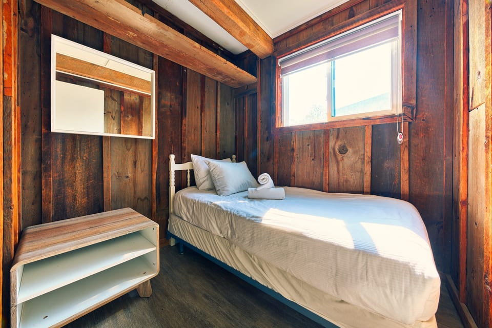 Suite 200 Room 1, The Long Beach Resort