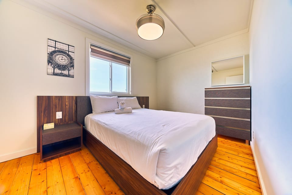 Suite 201 Upstairs Room 3, The Long Beach Resort