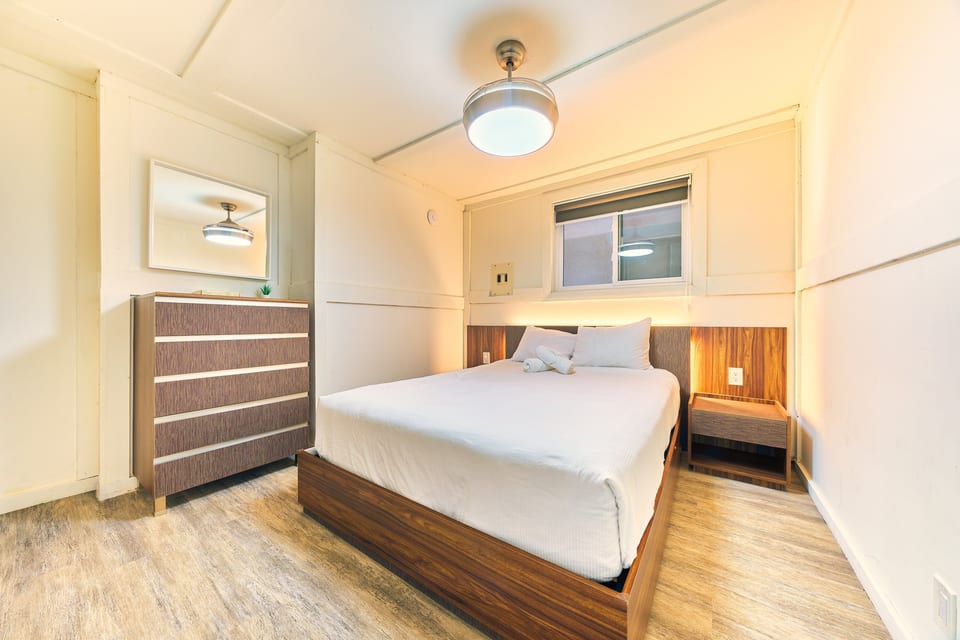 Suite 208 Bedroom, The Long Beach Resort